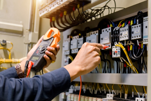 Overview of Online Associate in Electrical Engineering Degree Programs 